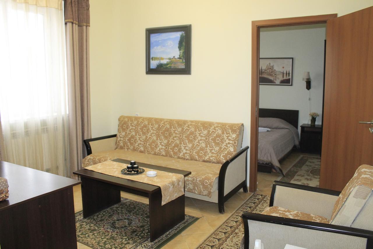 Hotel Vangogh クズロルダ エクステリア 写真