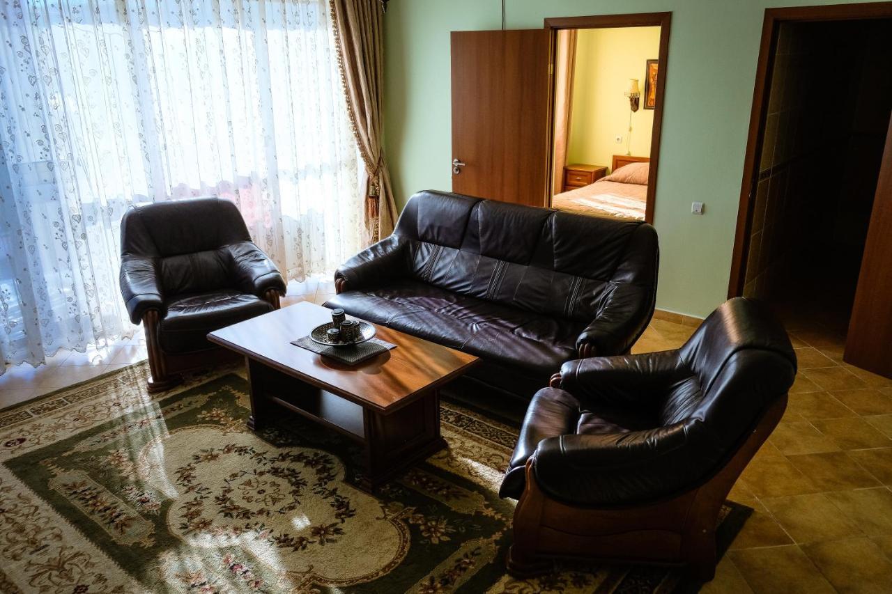 Hotel Vangogh クズロルダ エクステリア 写真